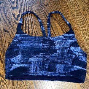 EUC - Lululemon sports bra size 4